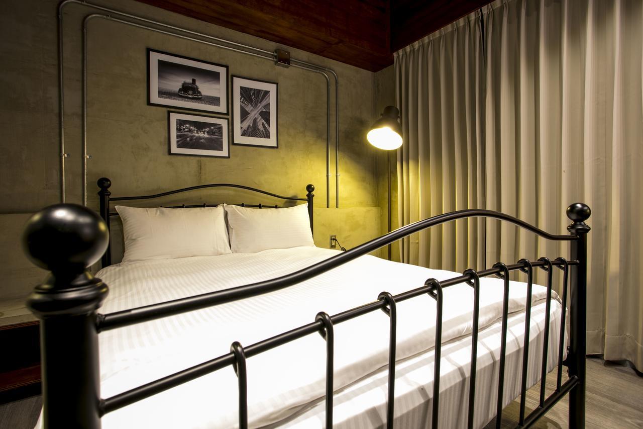 Loft Hostel Fengjia 타이중 외부 사진