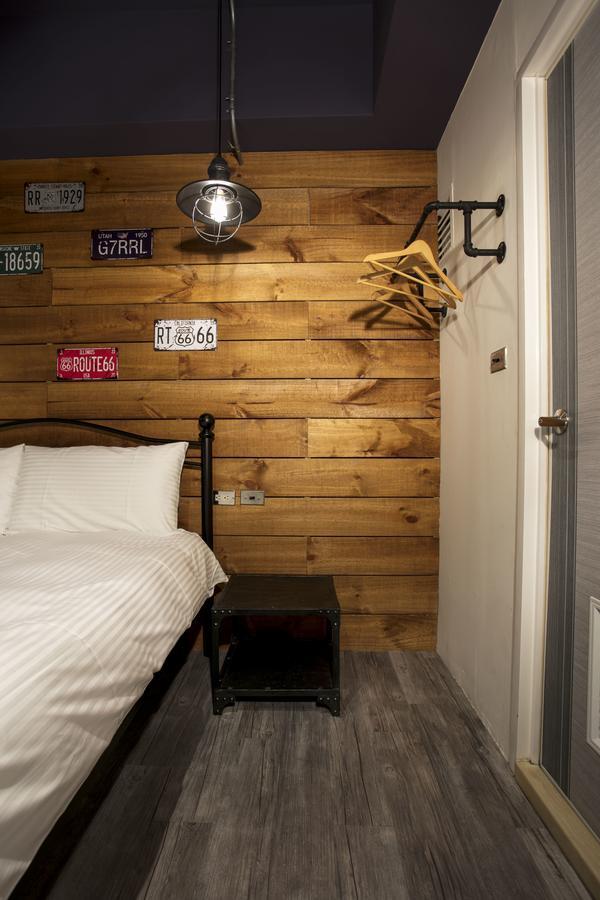 Loft Hostel Fengjia 타이중 외부 사진