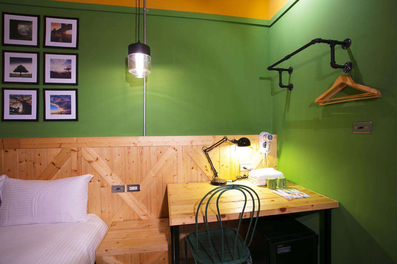 Loft Hostel Fengjia 타이중 외부 사진