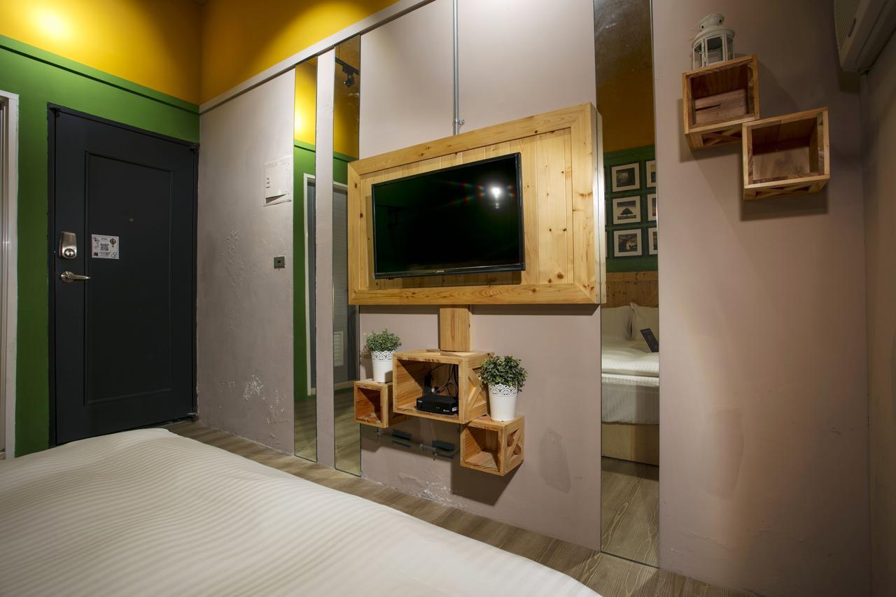 Loft Hostel Fengjia 타이중 외부 사진