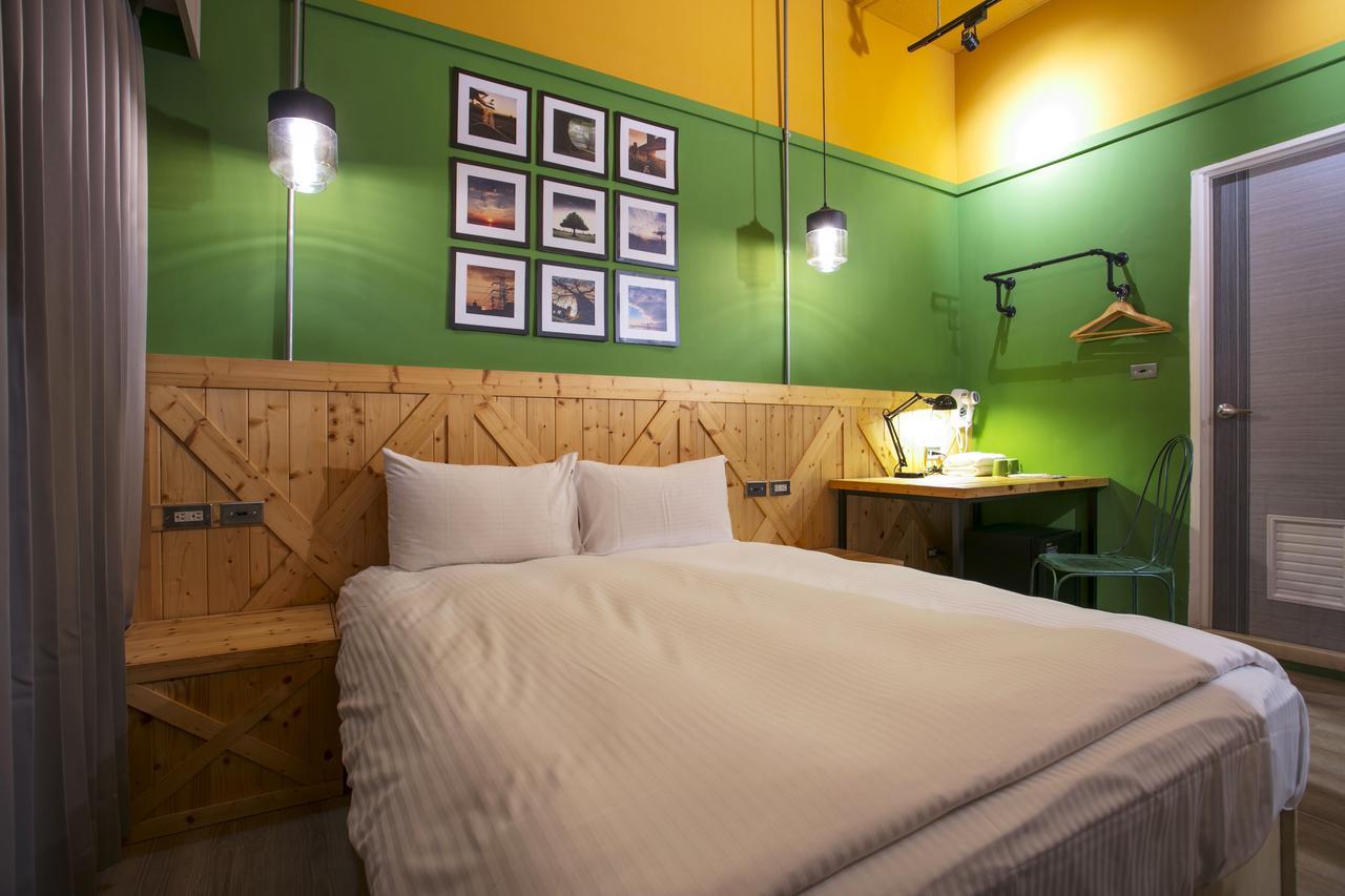 Loft Hostel Fengjia 타이중 외부 사진