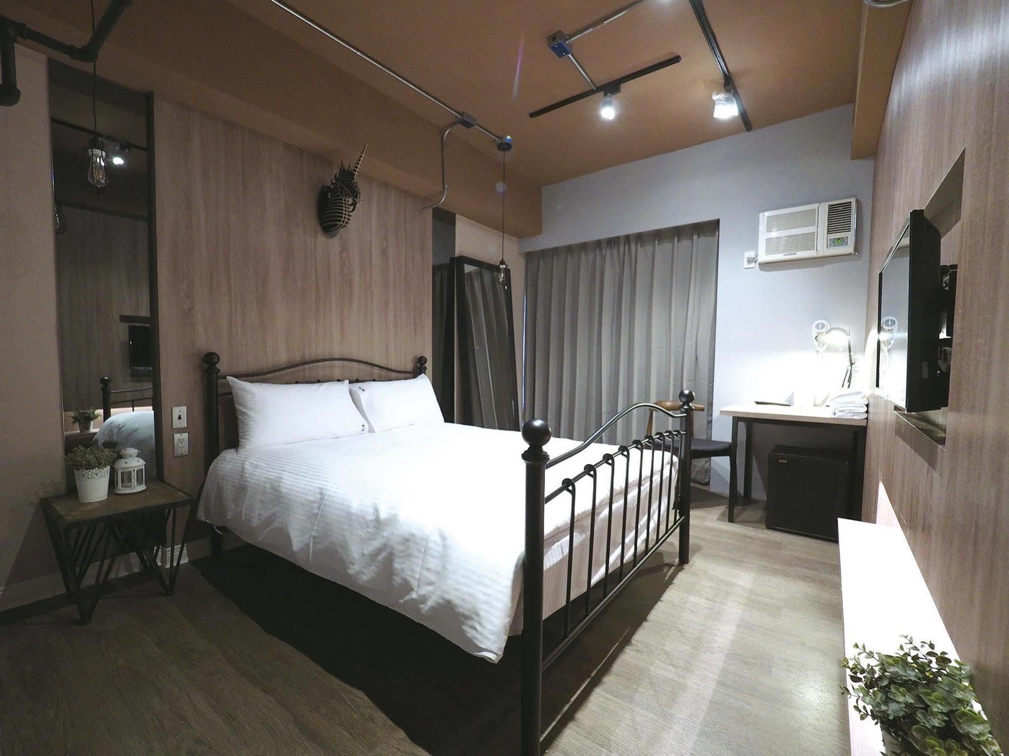 Loft Hostel Fengjia 타이중 외부 사진