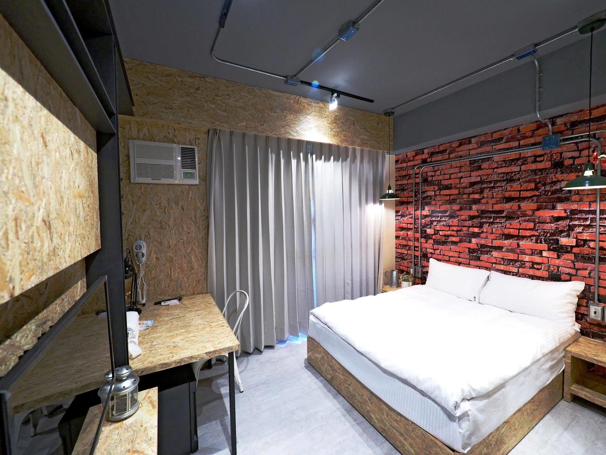 Loft Hostel Fengjia 타이중 외부 사진