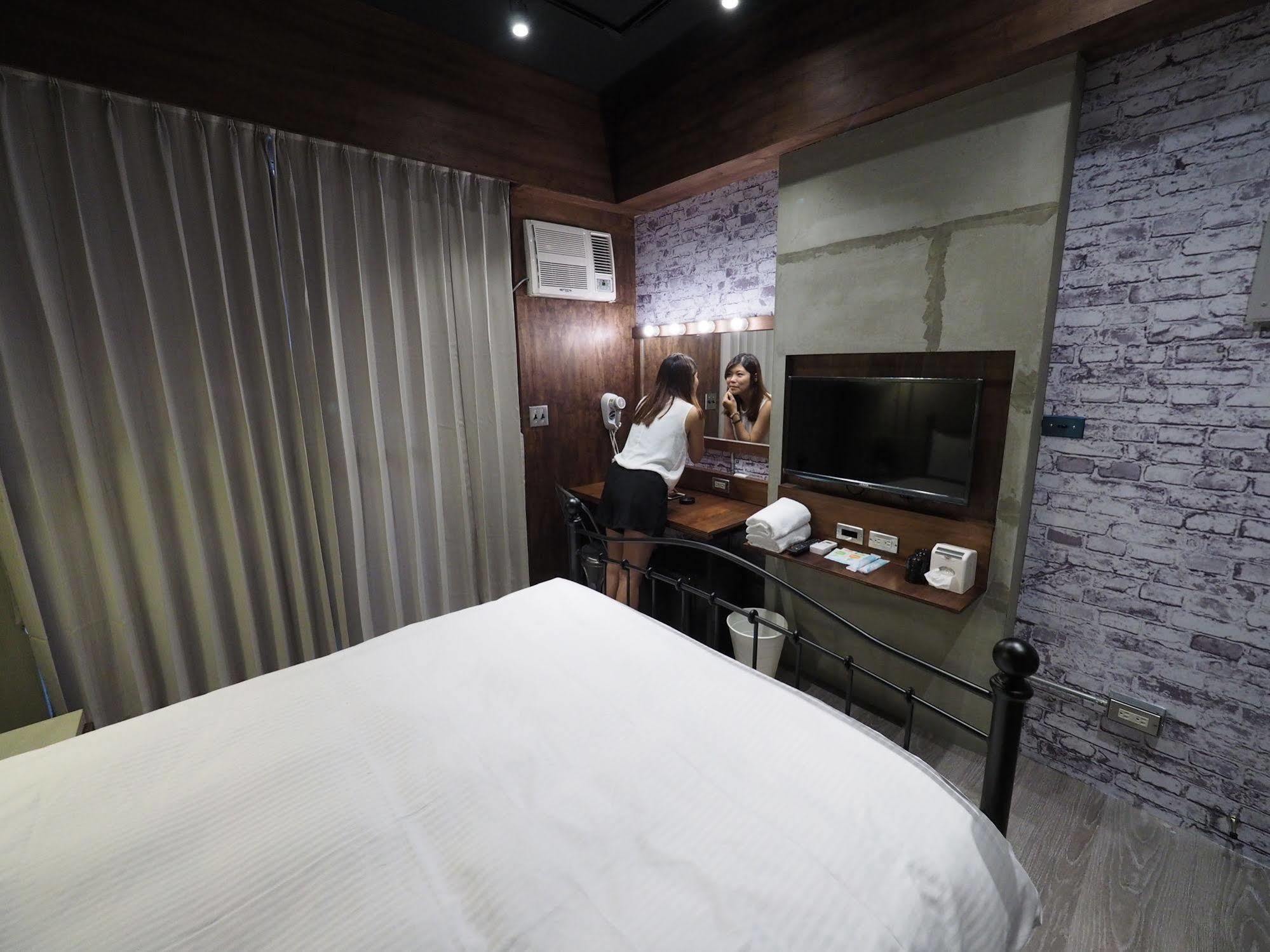 Loft Hostel Fengjia 타이중 외부 사진
