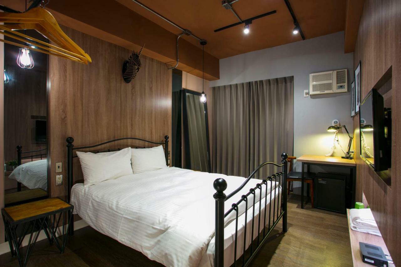 Loft Hostel Fengjia 타이중 외부 사진
